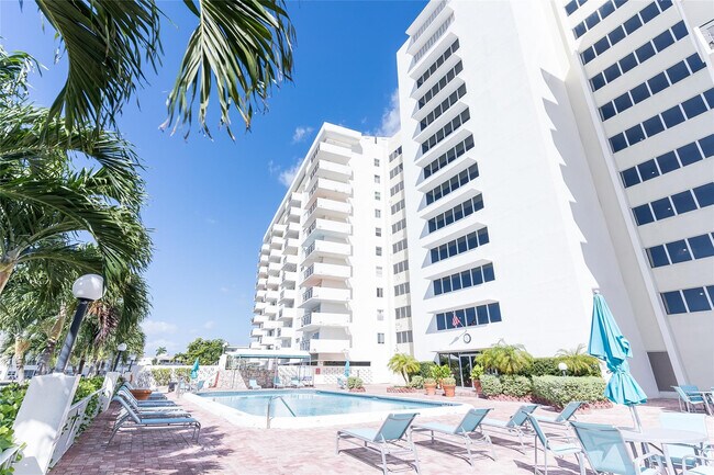 Photo - 401 Golden Isles Dr Unit 412