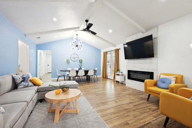 Photo - 1044 Briarwood Ln Unit ID1051607P