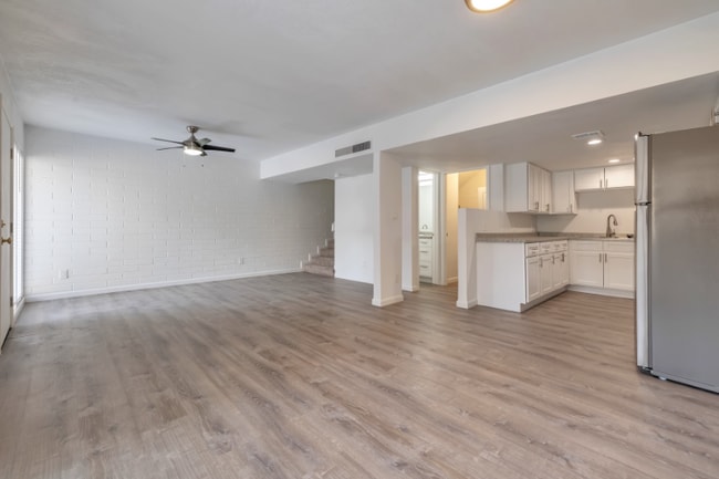 Photo - 1815 W Tuckey Ln Unit 16