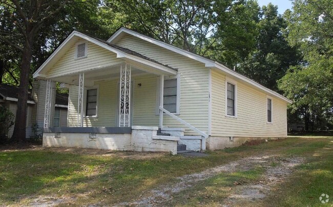 Building Photo - Quaint 2/1 McCalla Home