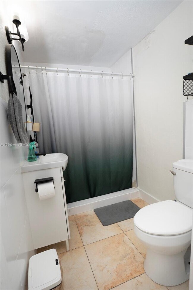 Photo - 111 SW 31st Ct Unit 1