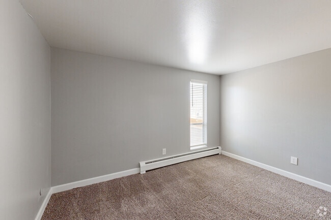 1HAB, 1BA - 580 ft² - Riviera Apartments