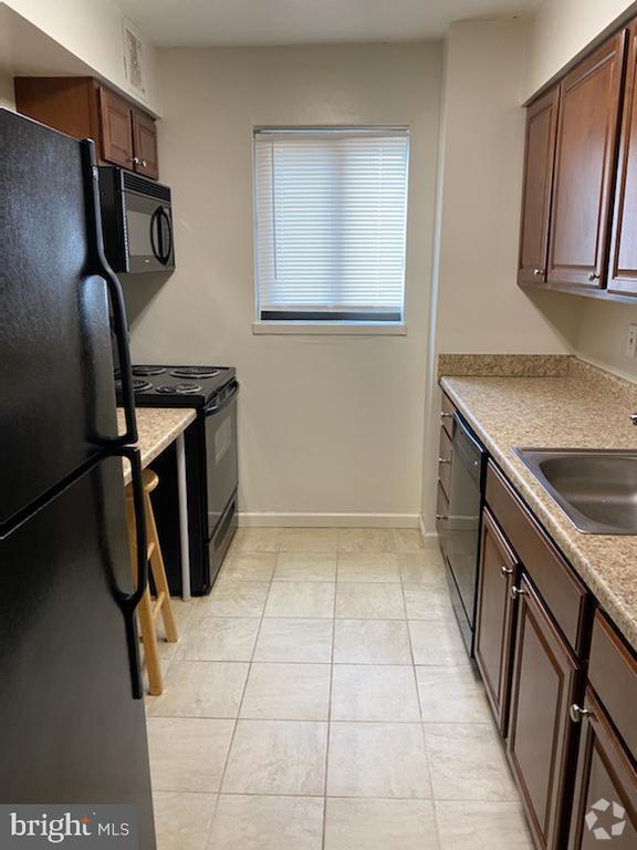 Building Photo - 1420 Locust St Unit 21L Rental