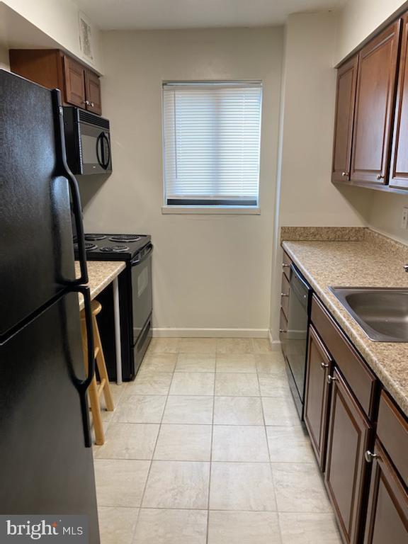 Photo - 1420 Locust St Apartment Unit 21L