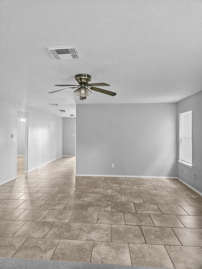 Photo - 17358 Wigeon Way Dr
