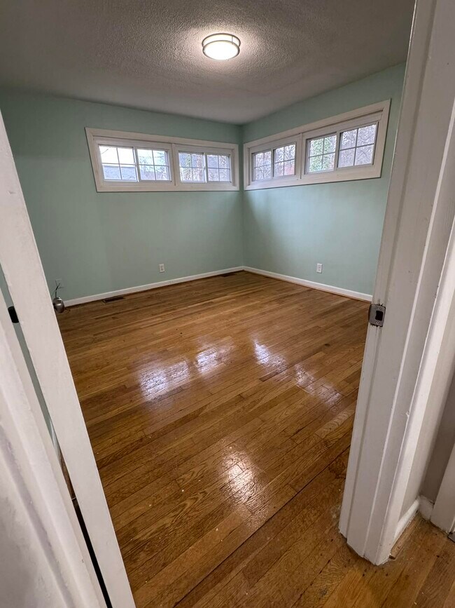 Photo - 4204 Tremont St