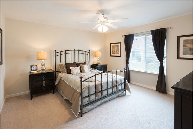 Spacious Bedrooms with Ensuite Closets - Redwood Brunswick