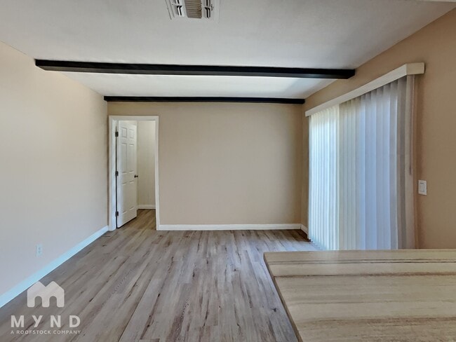 Photo - 6629 50th St