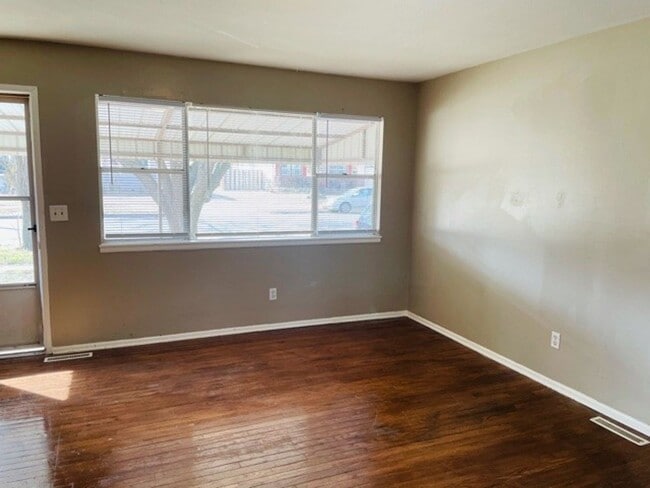 Photo - 3024 S St Paul St