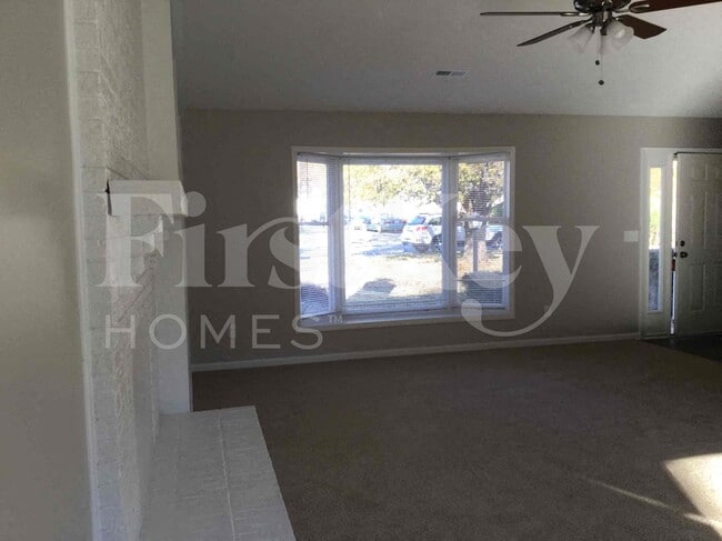 Photo - 5800 Old Meadow Rd