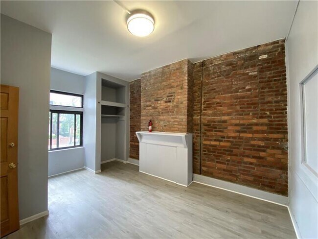 Photo - 271 N Dithridge St