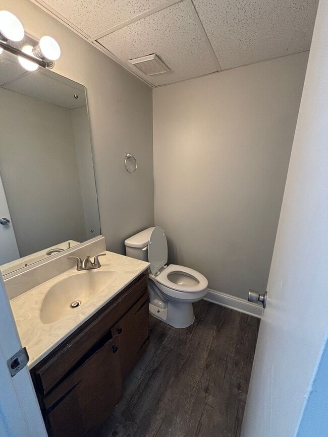 Photo - 2BD/1.5BTH Townhouse minutes from everything! Unidad 1839 Lively rd