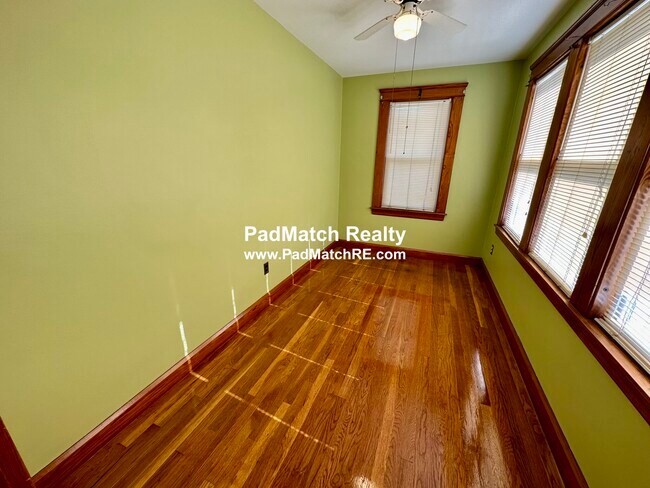 Photo - 35 Lens St Unit 2