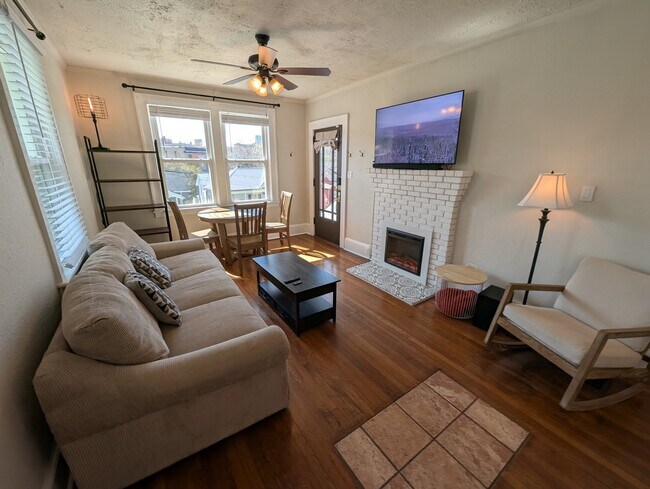 Photo - 28 Woodrow Ave
