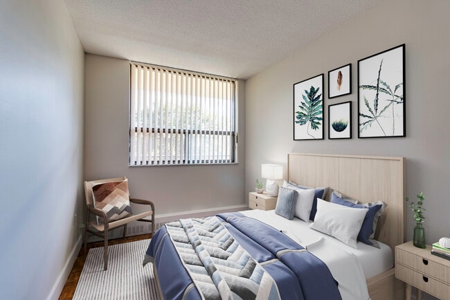 Photo - Goldengate Apartments