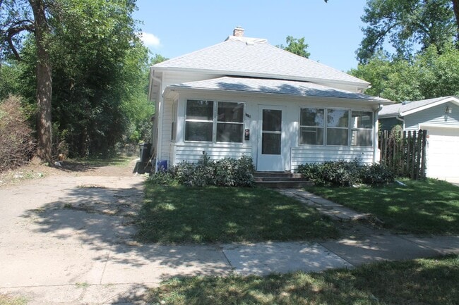 Photo - 218 E National St