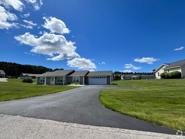 Building Photo - 5085 Liberty Dr Rental