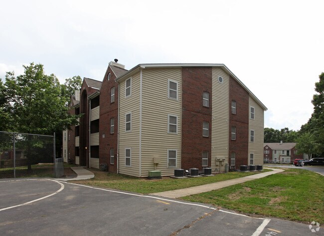Photo - Wallace Woods Apartments