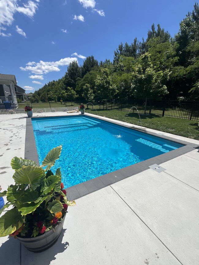 Photo - 773 Big Bear Ln