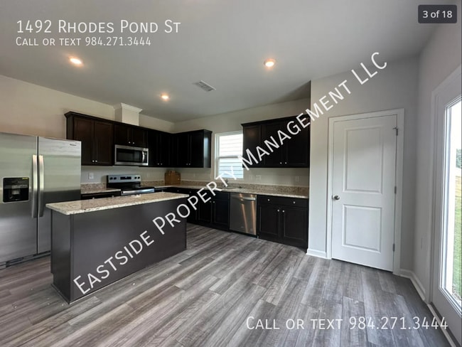 Photo - 1492 Rhodes Pond St