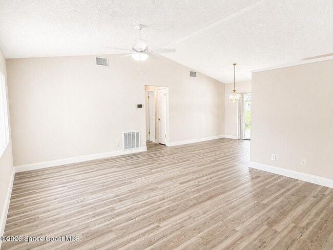 Photo - 662 Castaways St NE