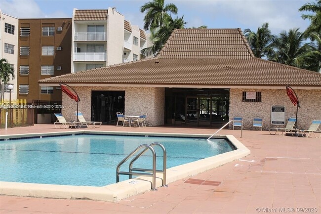 Photo - 6960 Miami Gardens Dr Unit 2-420