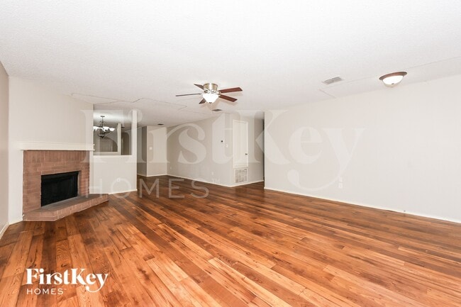 Photo - 614 Silvertop Rd