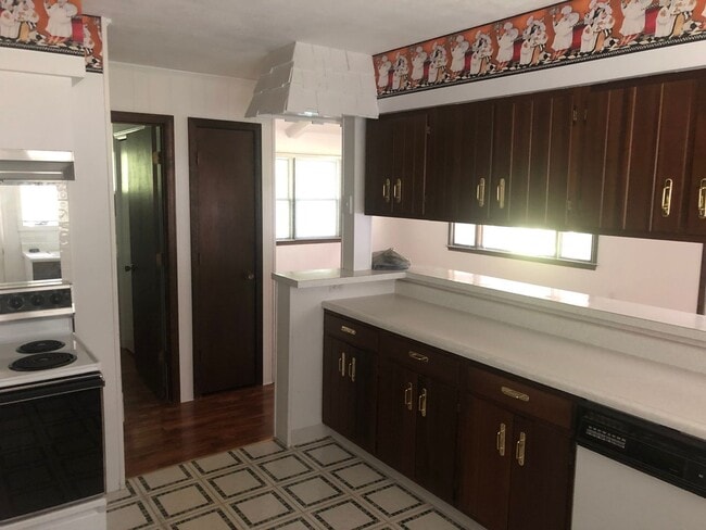 Photo - Quaint 2 bedroom perched atop 1.7 wooded a...