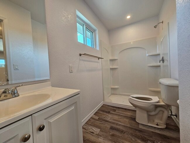 Photo - Completely Updated 1 bed 1 bath with yard