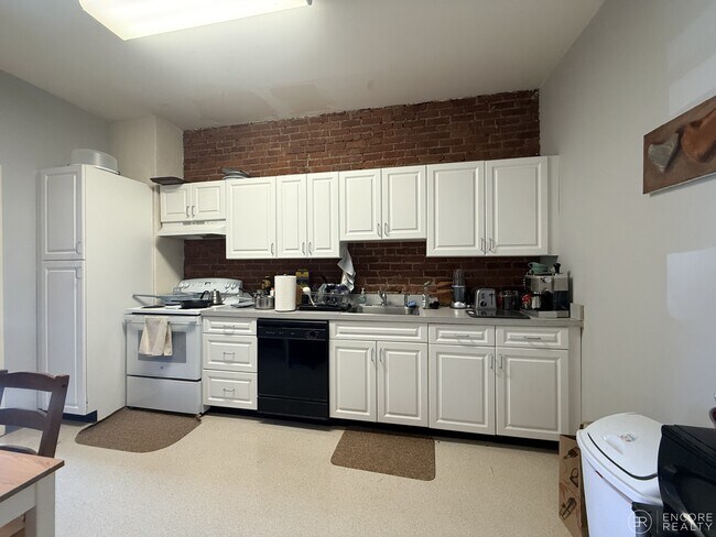 12 Littell Rd