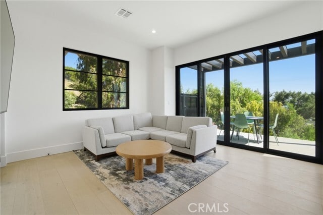 Photo - 33201 Cuthbert Rd