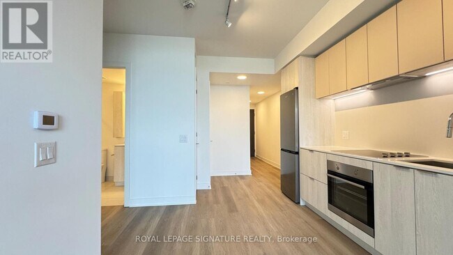 Photo - 86 Dundas St E Unit 326