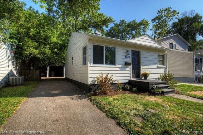 Photo - 110 W Tennyson Ave