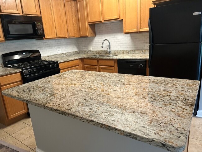3420 N Old Arlington Heights Rd