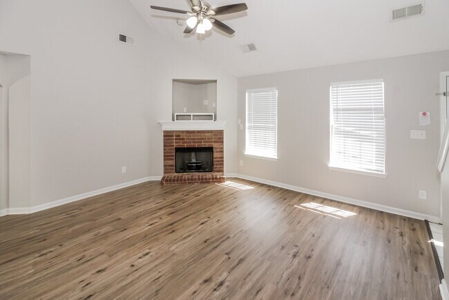 Photo - 1430 Marhill Cove