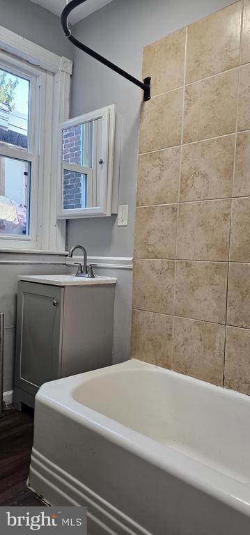 Photo - 5611 Boyer St