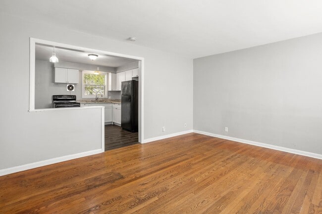 Building Photo - 120 Gruenwald Ave Unit 120