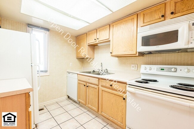Photo - 15110 Tally Ho Dr Unit 15110 Tally Ho Dr - #5