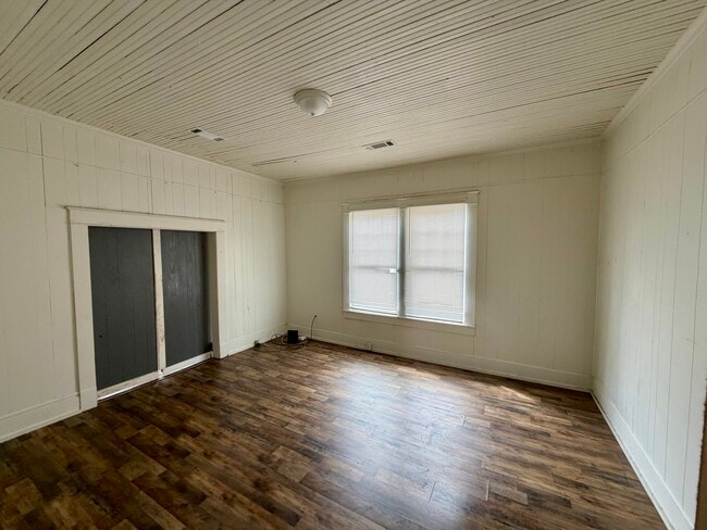 Photo - 1601 3rd Ave N