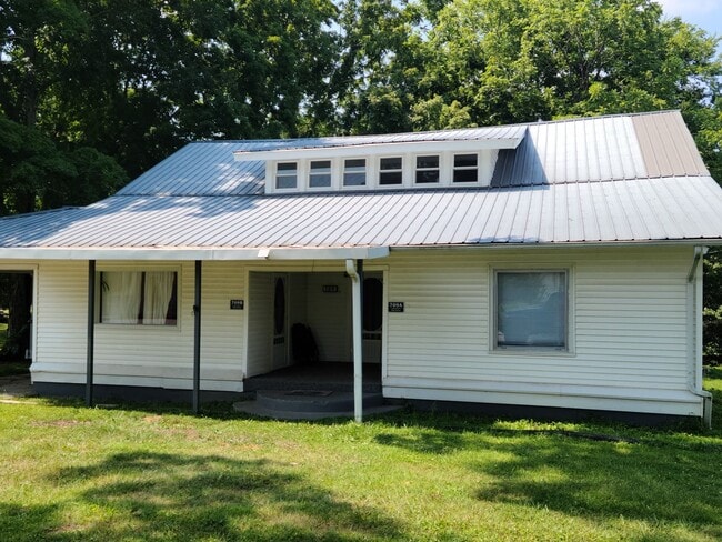Building Photo - Main Street Unit 709 A Main St Rental
