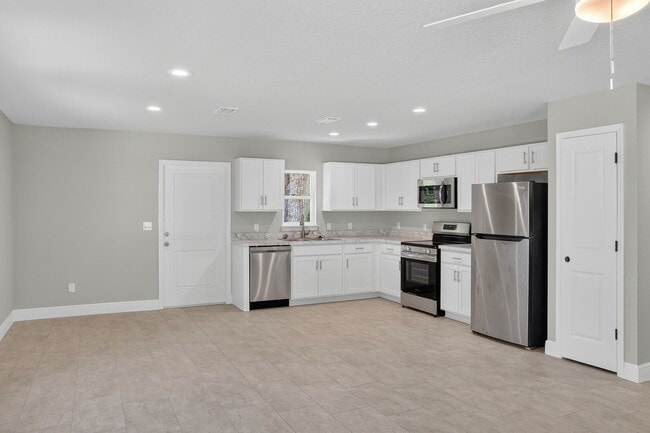 Photo - 214 Center St