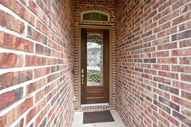 Photo - 5835 Euclid Loop