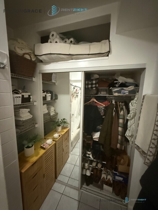 Photo - 1348 N Cleaver St Unit BF