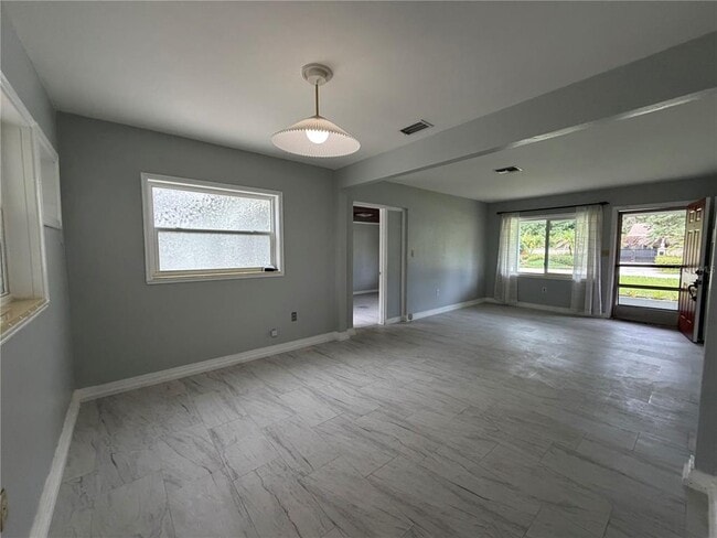 Photo - 710 Winthrop Pl