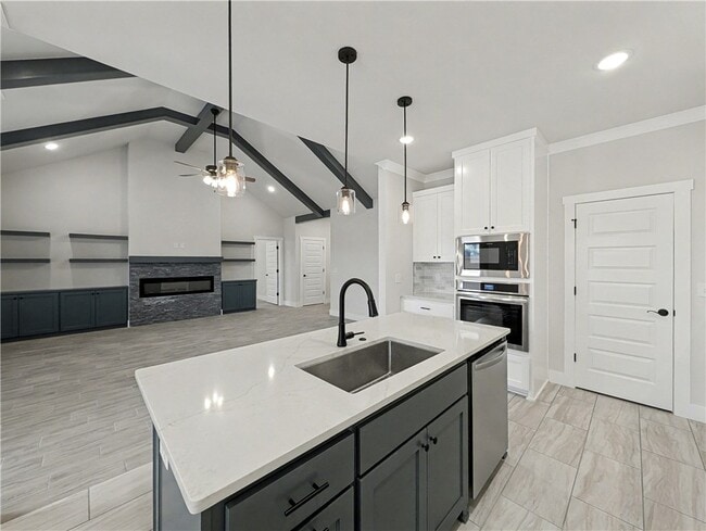 Building Photo - 6807 SW Basswood Ave