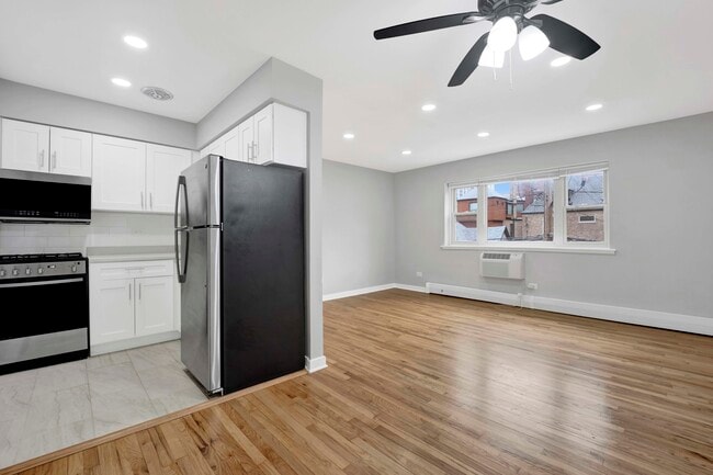 Photo - 3161 N Cambridge Ave