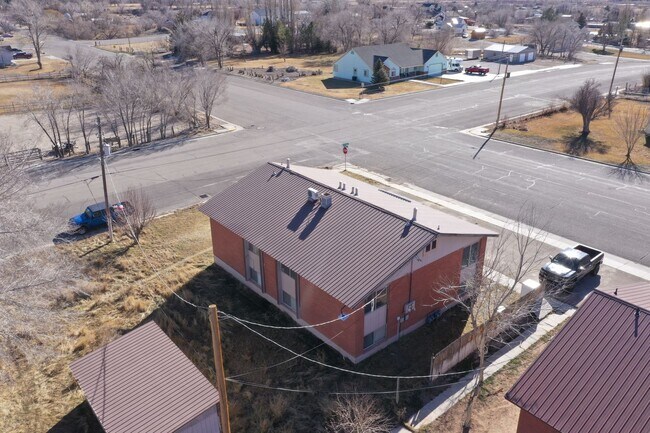 Photo - Ferron Rental Unidad 85 E 200 N  8