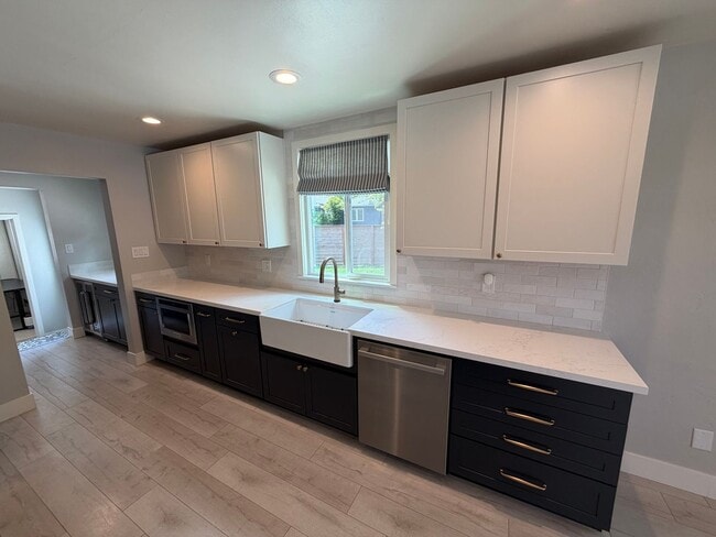 Photo - 3 Bedroom | 1.5 Bathroom | Single-Family Home