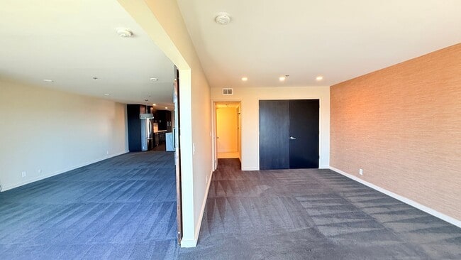 Photo - 933 Shore Line Dr