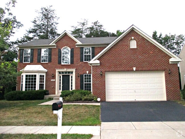 Building Photo - Updated 4 BR/ 3.5 BA Single Family Home in...